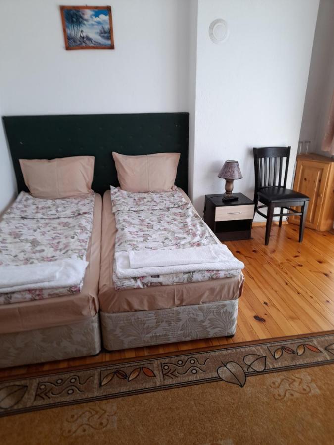 Yana Guest House Dobrinishte Exterior foto