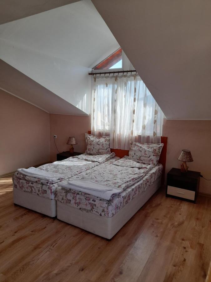 Yana Guest House Dobrinishte Exterior foto