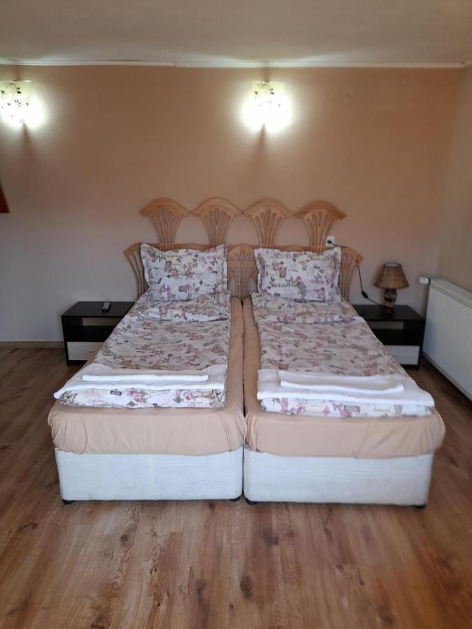 Yana Guest House Dobrinishte Exterior foto
