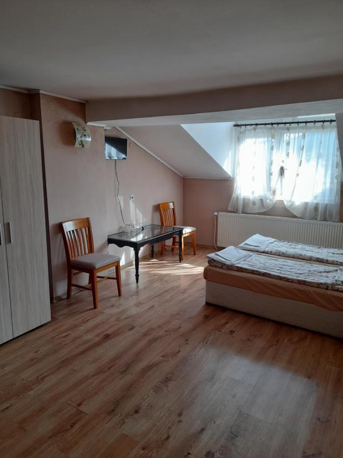 Yana Guest House Dobrinishte Exterior foto