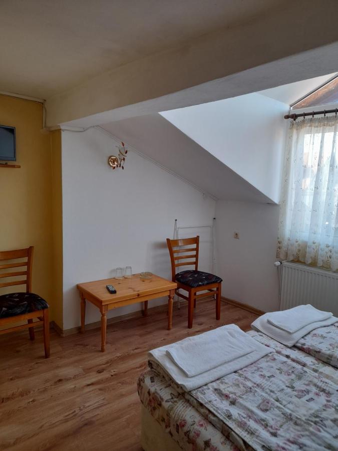Yana Guest House Dobrinishte Exterior foto